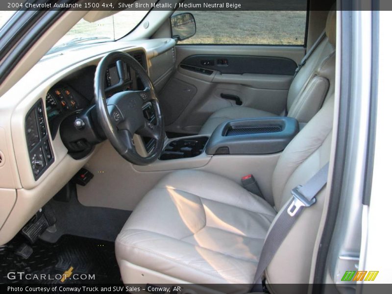 Silver Birch Metallic / Medium Neutral Beige 2004 Chevrolet Avalanche 1500 4x4