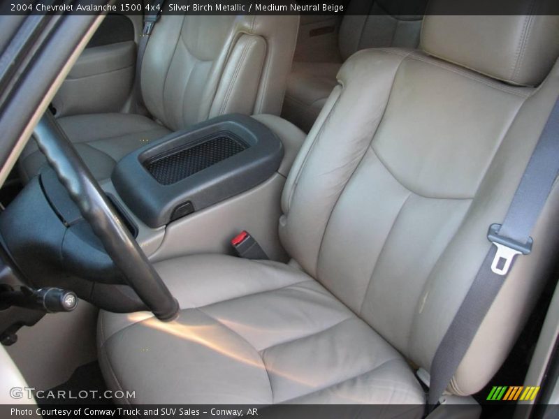 Silver Birch Metallic / Medium Neutral Beige 2004 Chevrolet Avalanche 1500 4x4