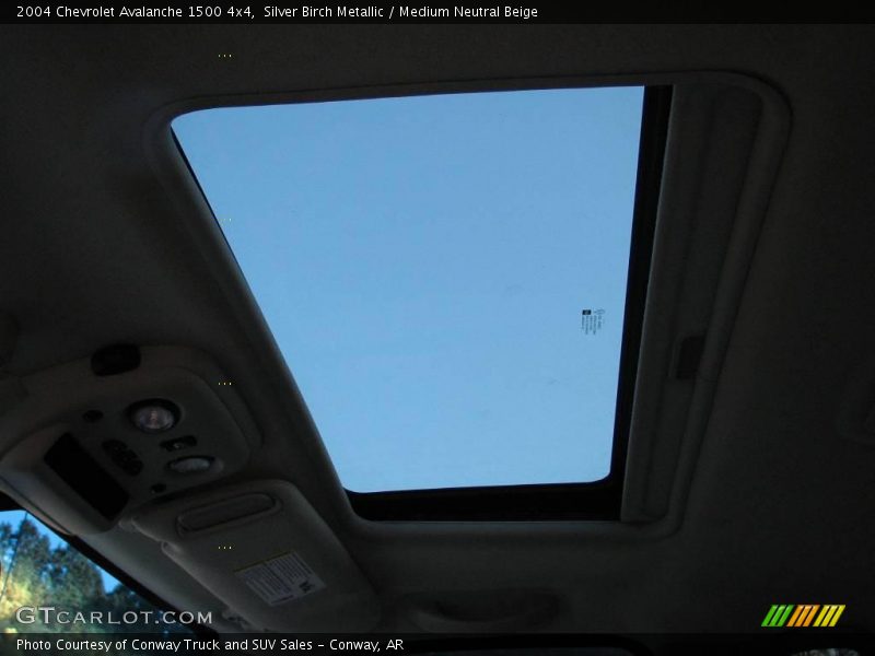 Silver Birch Metallic / Medium Neutral Beige 2004 Chevrolet Avalanche 1500 4x4