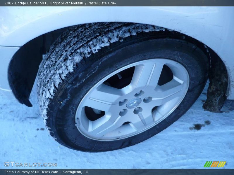 Bright Silver Metallic / Pastel Slate Gray 2007 Dodge Caliber SXT