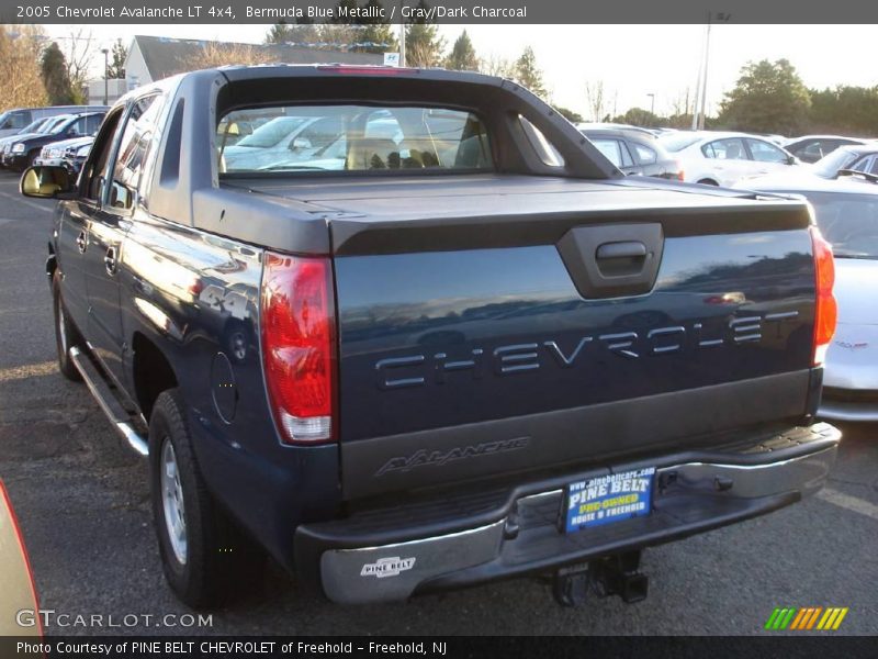 Bermuda Blue Metallic / Gray/Dark Charcoal 2005 Chevrolet Avalanche LT 4x4