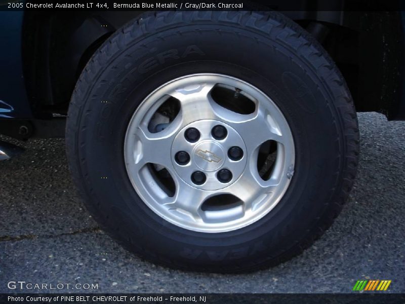 Bermuda Blue Metallic / Gray/Dark Charcoal 2005 Chevrolet Avalanche LT 4x4