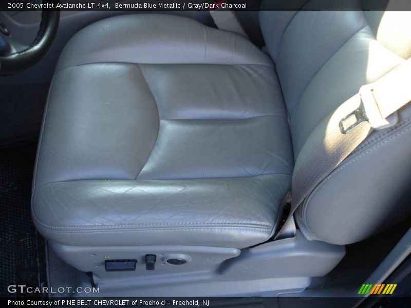 Bermuda Blue Metallic / Gray/Dark Charcoal 2005 Chevrolet Avalanche LT 4x4
