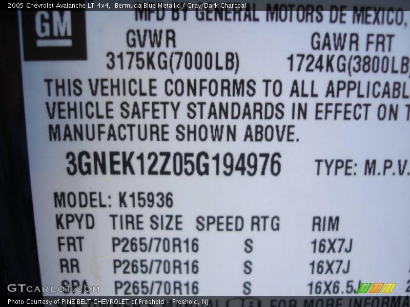 Bermuda Blue Metallic / Gray/Dark Charcoal 2005 Chevrolet Avalanche LT 4x4
