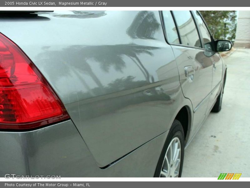 Magnesium Metallic / Gray 2005 Honda Civic LX Sedan
