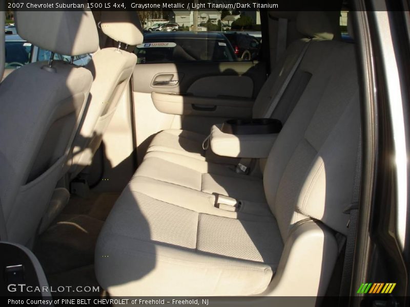 Graystone Metallic / Light Titanium/Dark Titanium 2007 Chevrolet Suburban 1500 LS 4x4