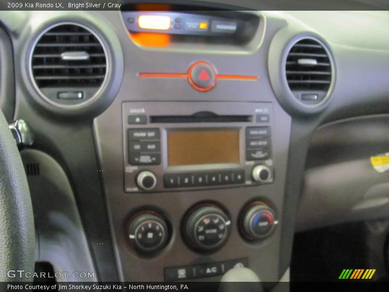 Bright Silver / Gray 2009 Kia Rondo LX