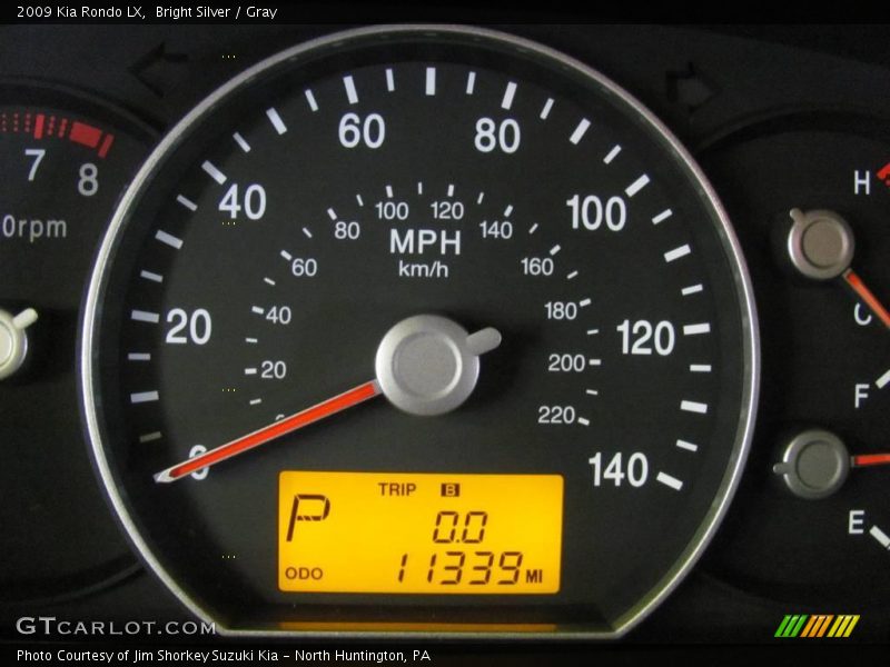 Bright Silver / Gray 2009 Kia Rondo LX