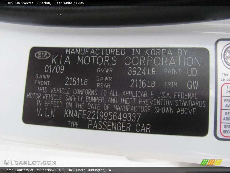Clear White / Gray 2009 Kia Spectra EX Sedan