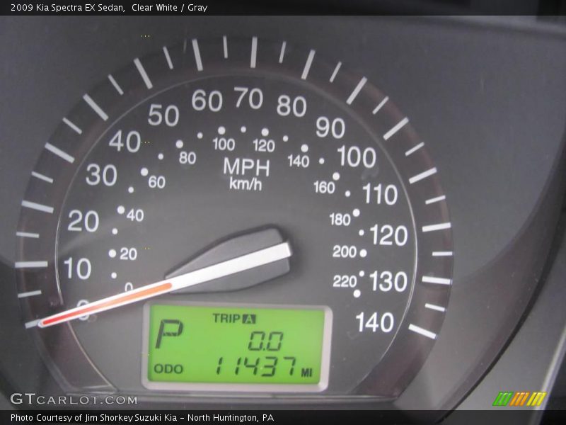 Clear White / Gray 2009 Kia Spectra EX Sedan