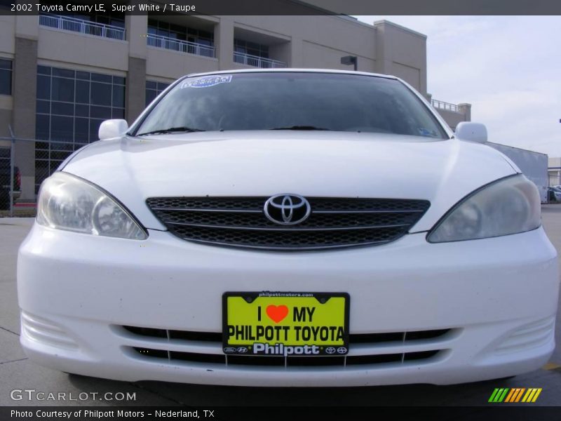Super White / Taupe 2002 Toyota Camry LE