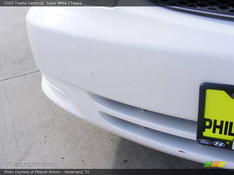 Super White / Taupe 2002 Toyota Camry LE