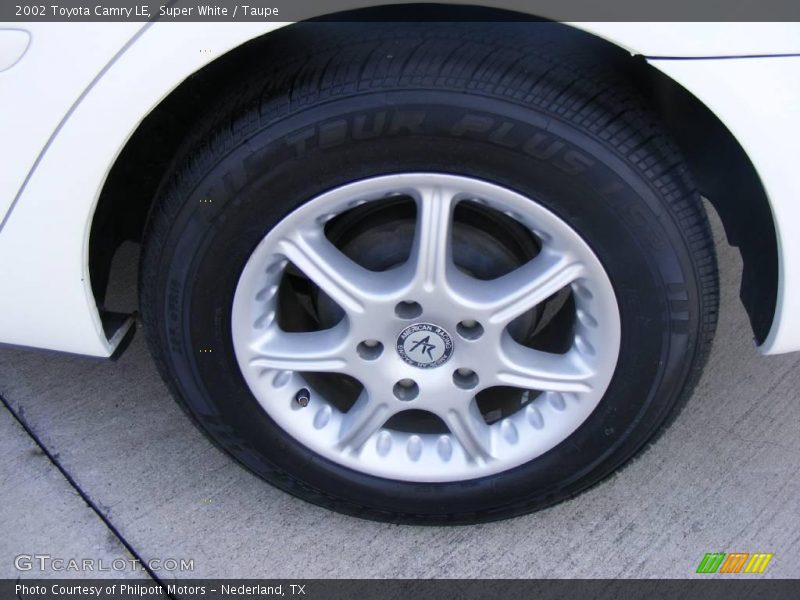 Super White / Taupe 2002 Toyota Camry LE