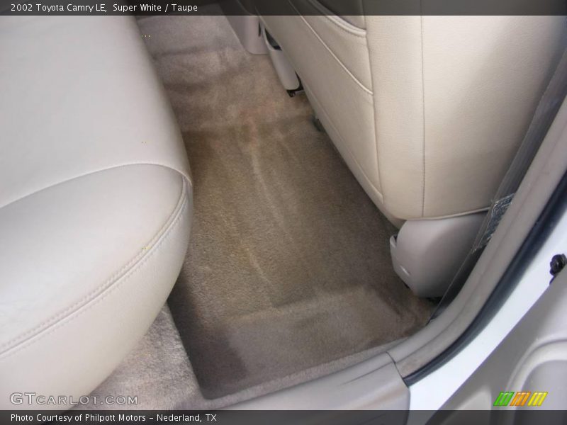 Super White / Taupe 2002 Toyota Camry LE