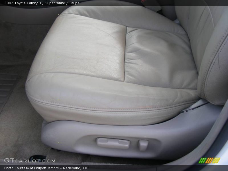Super White / Taupe 2002 Toyota Camry LE