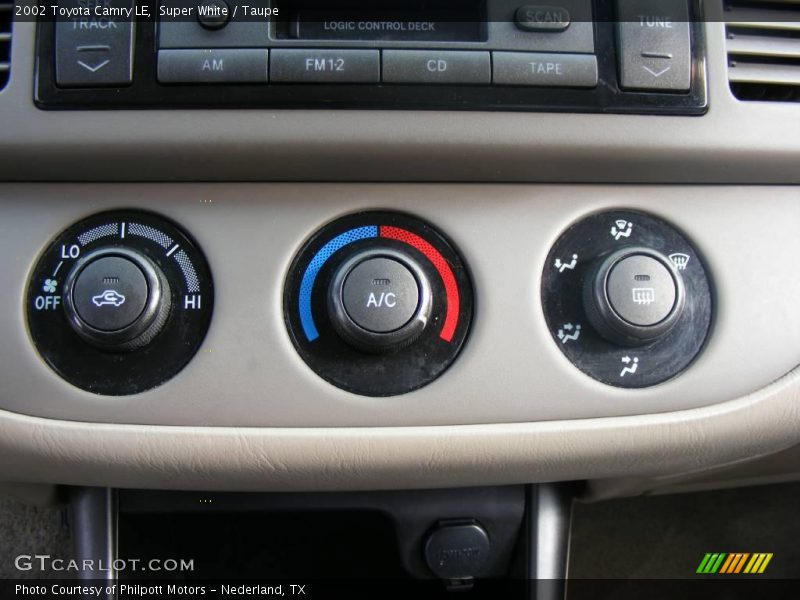 Super White / Taupe 2002 Toyota Camry LE