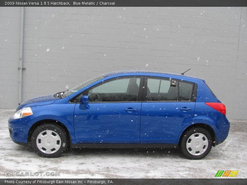 Blue Metallic / Charcoal 2009 Nissan Versa 1.8 S Hatchback