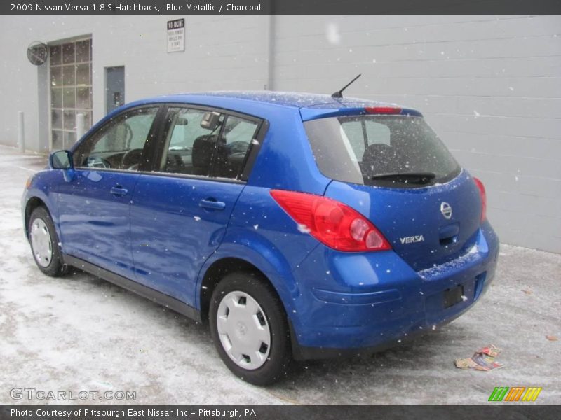 Blue Metallic / Charcoal 2009 Nissan Versa 1.8 S Hatchback