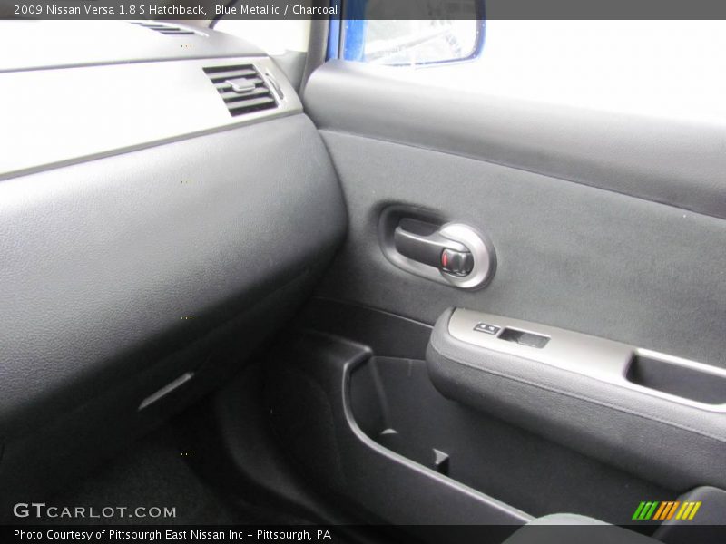 Blue Metallic / Charcoal 2009 Nissan Versa 1.8 S Hatchback