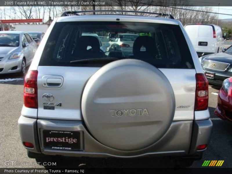 Titanium Metallic / Dark Charcoal 2005 Toyota RAV4 4WD