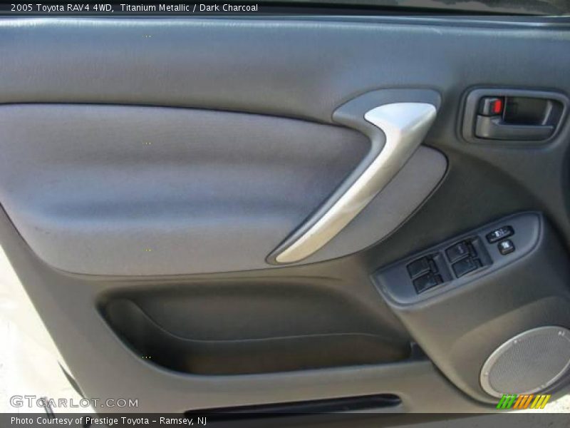 Titanium Metallic / Dark Charcoal 2005 Toyota RAV4 4WD
