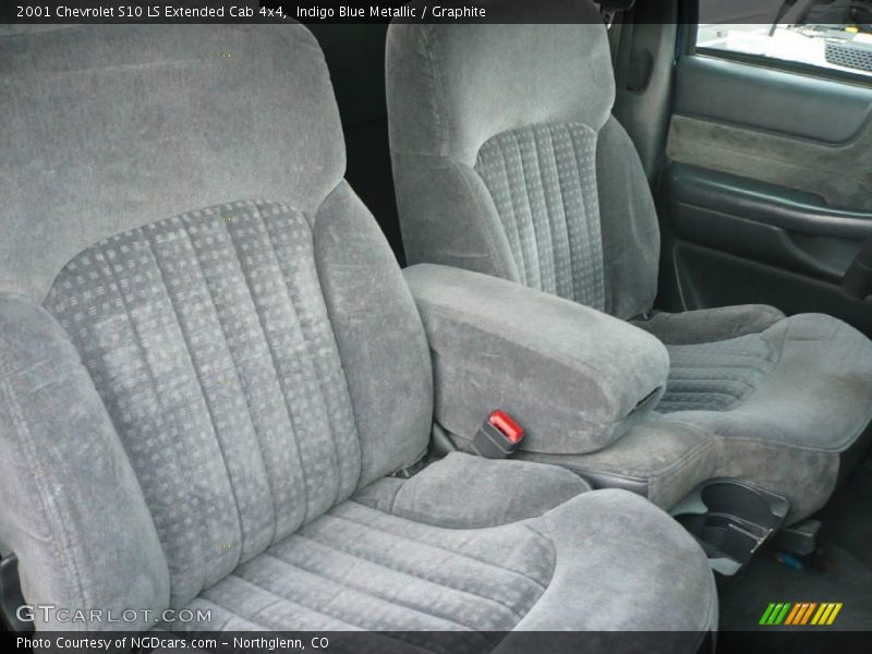 Indigo Blue Metallic / Graphite 2001 Chevrolet S10 LS Extended Cab 4x4