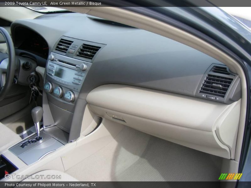 Aloe Green Metallic / Bisque 2009 Toyota Camry LE