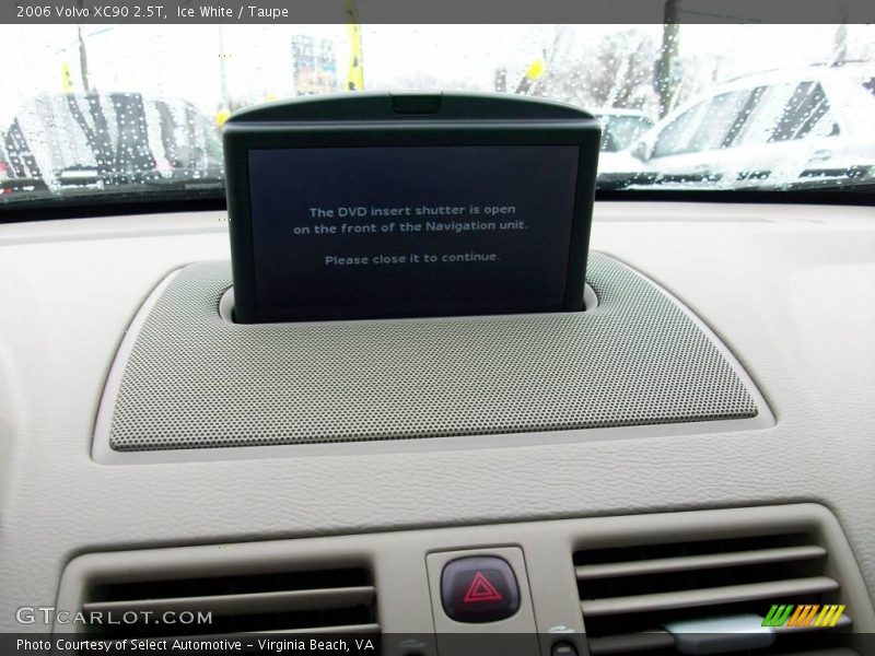 Ice White / Taupe 2006 Volvo XC90 2.5T