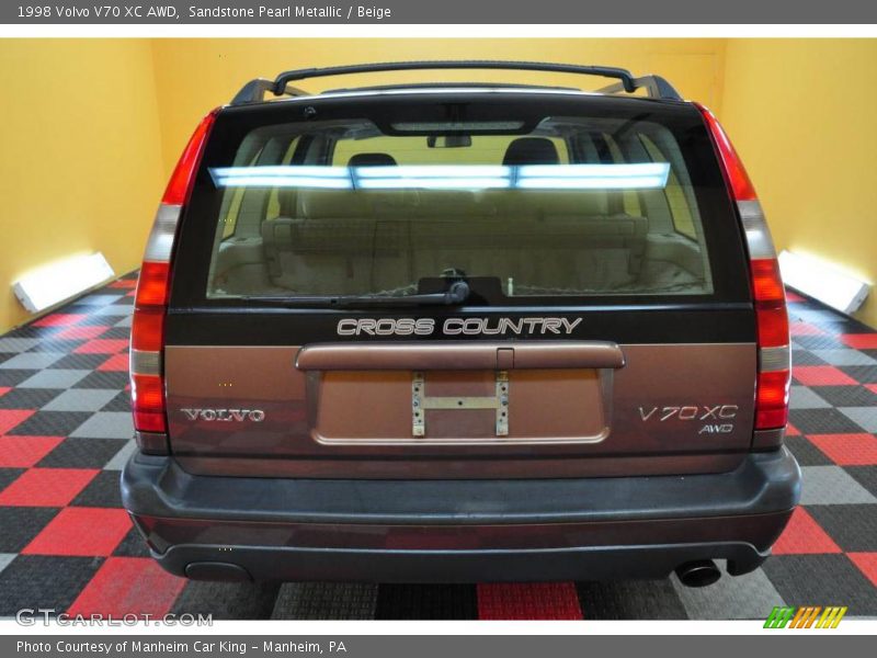 Sandstone Pearl Metallic / Beige 1998 Volvo V70 XC AWD