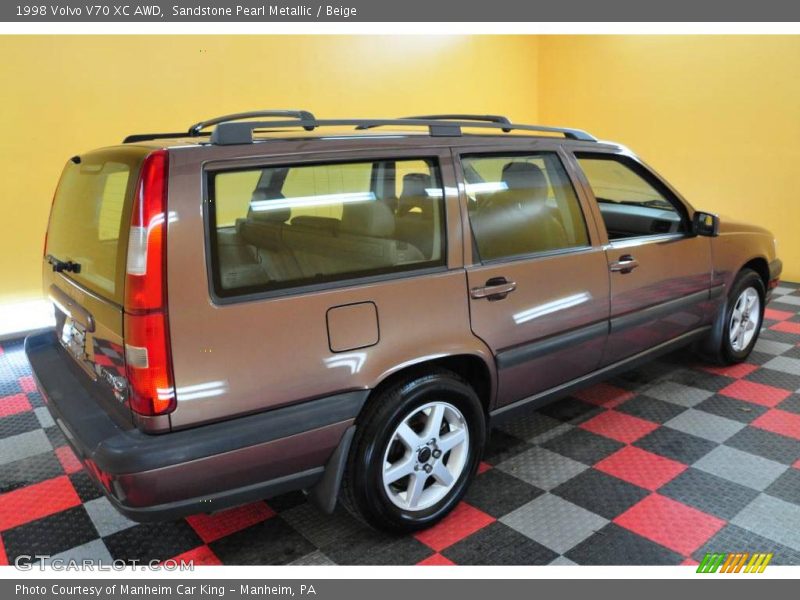 Sandstone Pearl Metallic / Beige 1998 Volvo V70 XC AWD