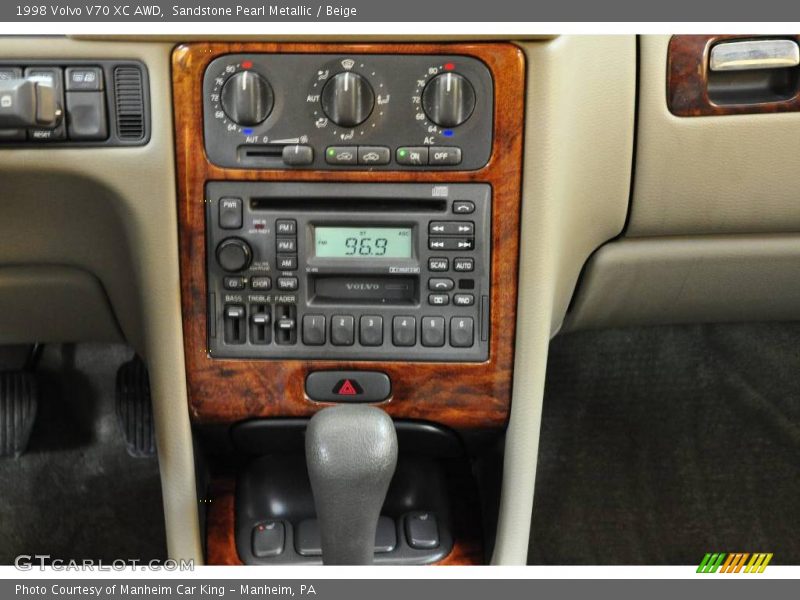 Sandstone Pearl Metallic / Beige 1998 Volvo V70 XC AWD