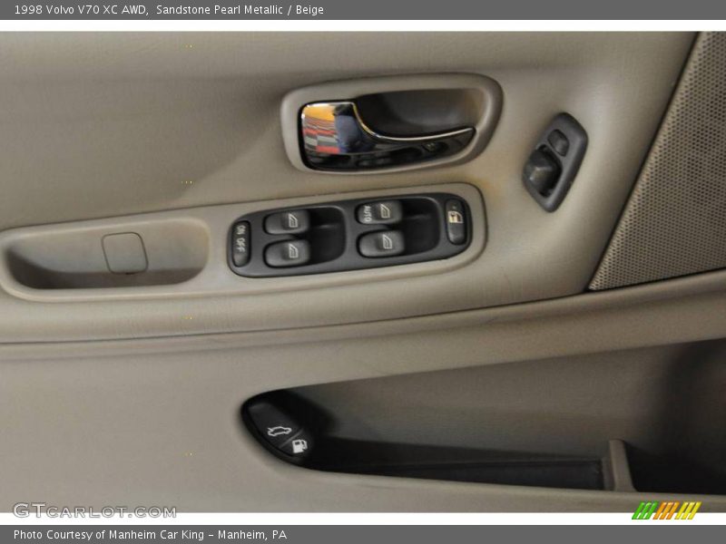 Sandstone Pearl Metallic / Beige 1998 Volvo V70 XC AWD