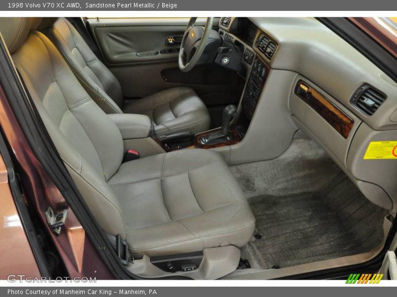Sandstone Pearl Metallic / Beige 1998 Volvo V70 XC AWD