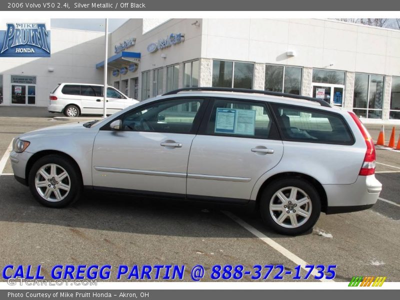 Silver Metallic / Off Black 2006 Volvo V50 2.4i