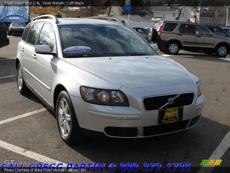 Silver Metallic / Off Black 2006 Volvo V50 2.4i