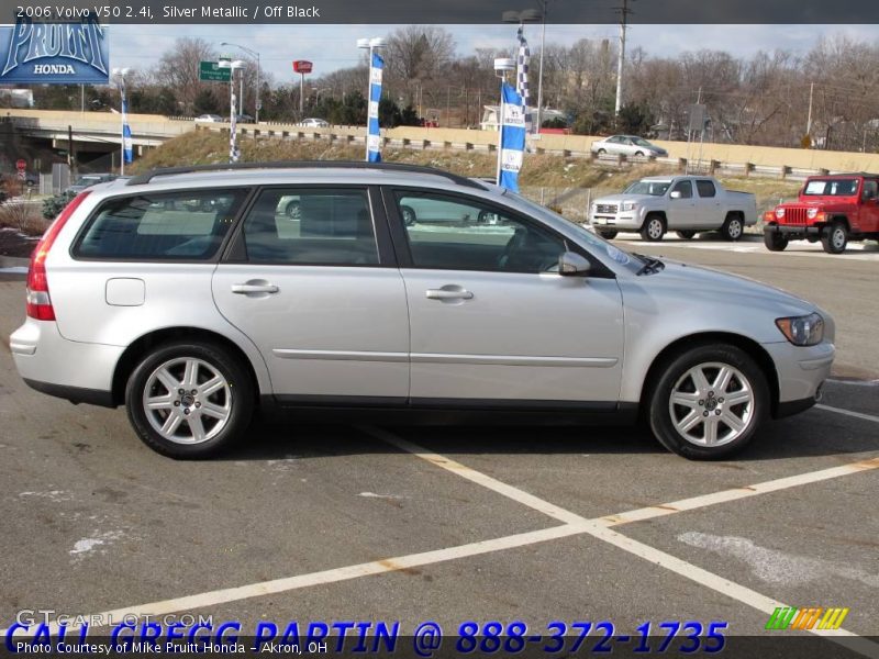 Silver Metallic / Off Black 2006 Volvo V50 2.4i