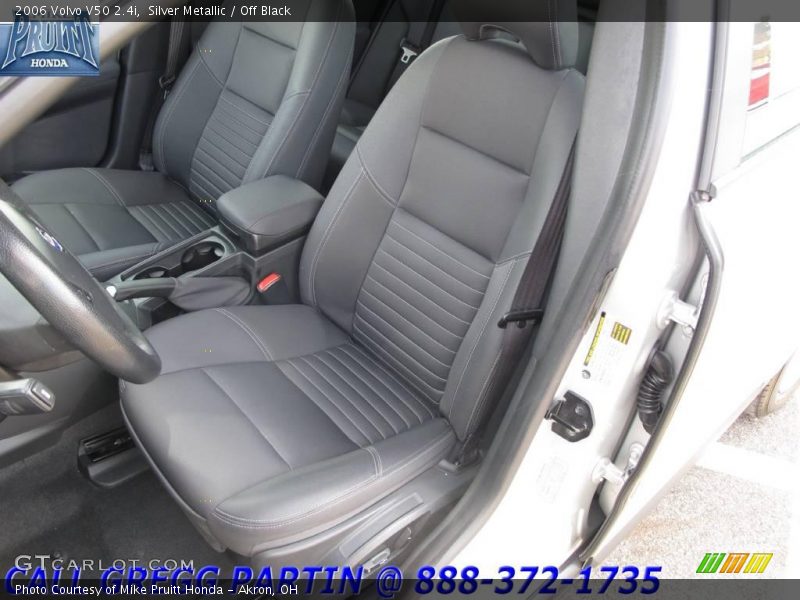 Silver Metallic / Off Black 2006 Volvo V50 2.4i