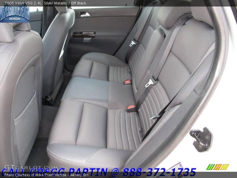 Silver Metallic / Off Black 2006 Volvo V50 2.4i