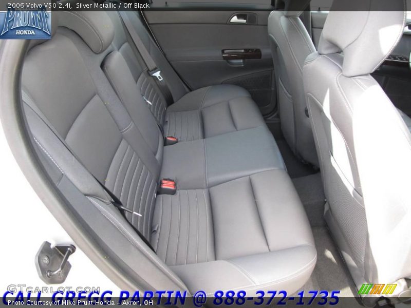 Silver Metallic / Off Black 2006 Volvo V50 2.4i