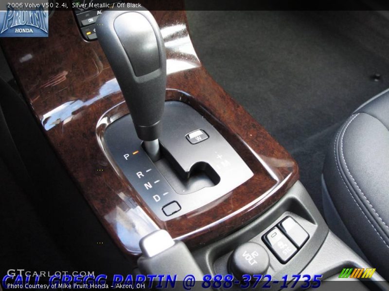 Silver Metallic / Off Black 2006 Volvo V50 2.4i