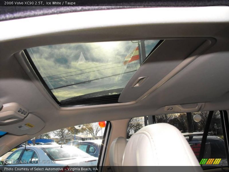 Ice White / Taupe 2006 Volvo XC90 2.5T