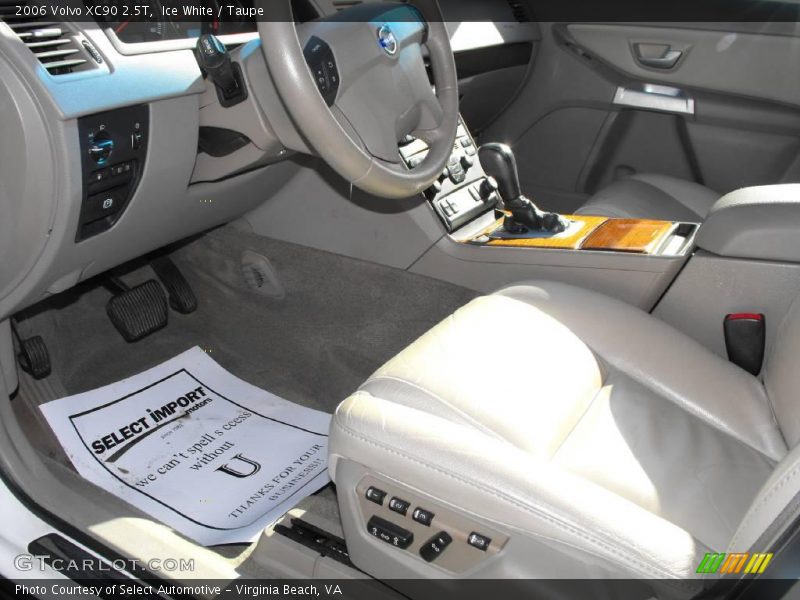 Ice White / Taupe 2006 Volvo XC90 2.5T