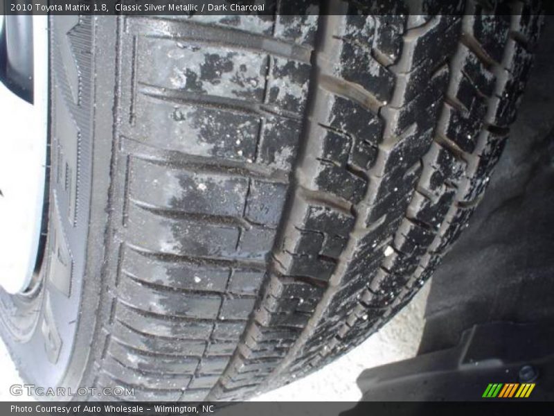 Classic Silver Metallic / Dark Charcoal 2010 Toyota Matrix 1.8