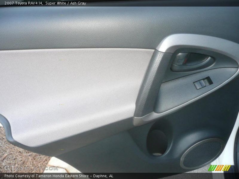 Super White / Ash Gray 2007 Toyota RAV4 I4