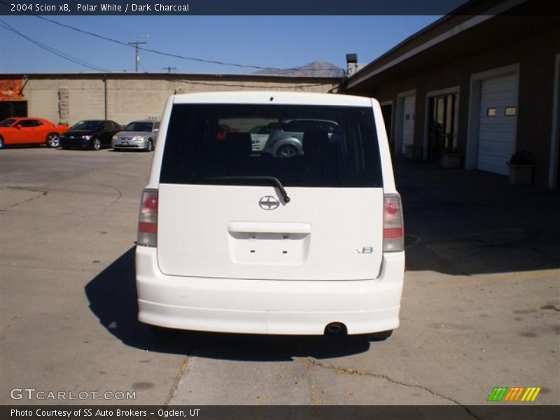 Polar White / Dark Charcoal 2004 Scion xB