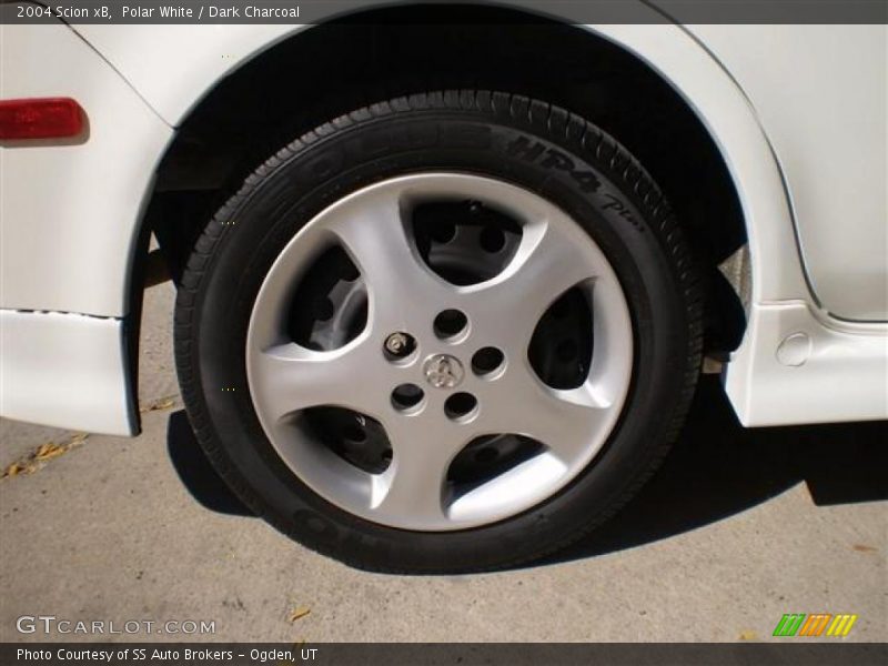 Polar White / Dark Charcoal 2004 Scion xB