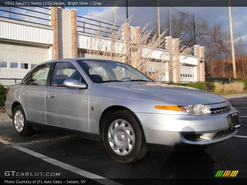 Bright Silver / Gray 2001 Saturn L Series L200 Sedan