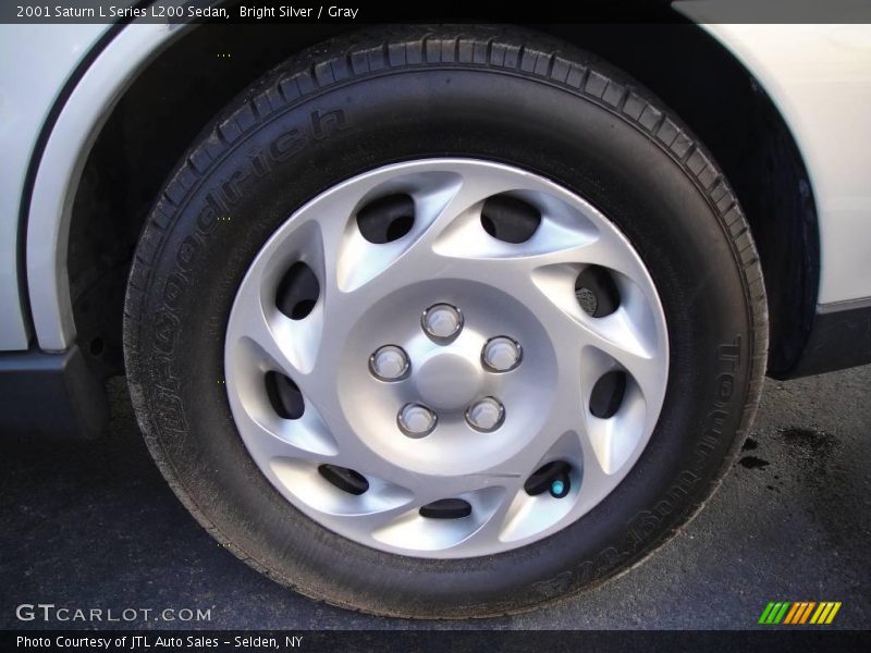 Bright Silver / Gray 2001 Saturn L Series L200 Sedan