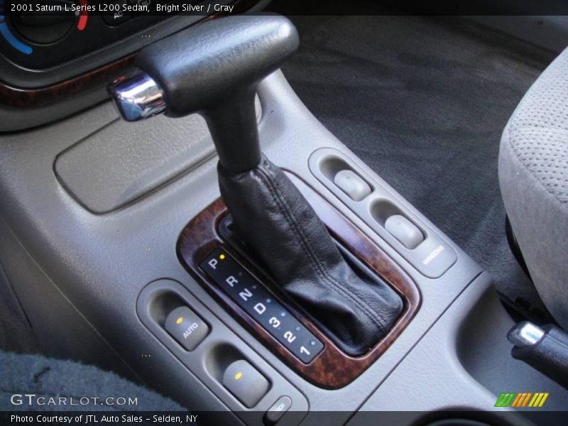 Bright Silver / Gray 2001 Saturn L Series L200 Sedan