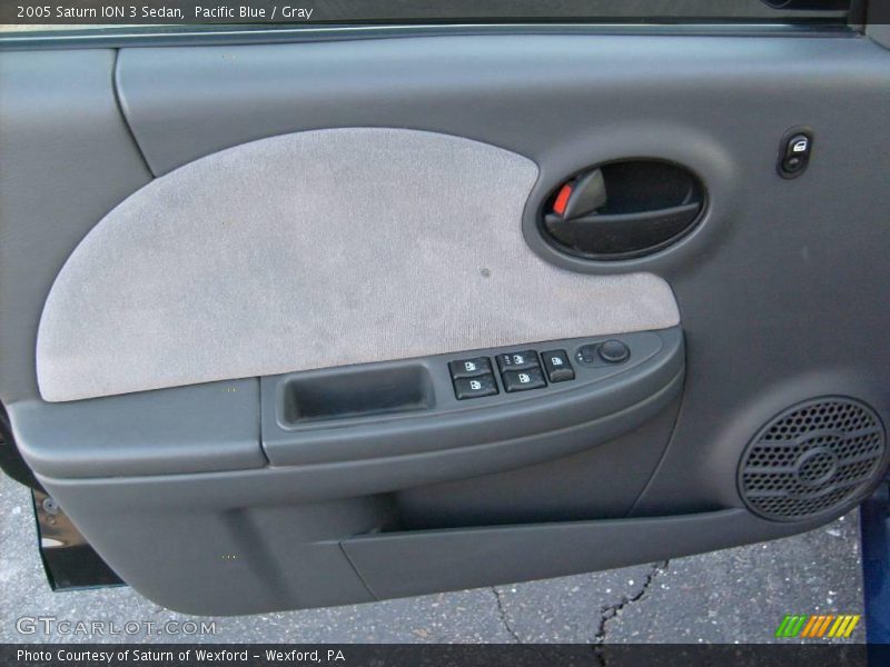 Pacific Blue / Gray 2005 Saturn ION 3 Sedan